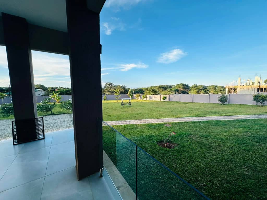 Executive 4-Bedroom Residence on 1 Acre for Sale in New Kasama — image 2