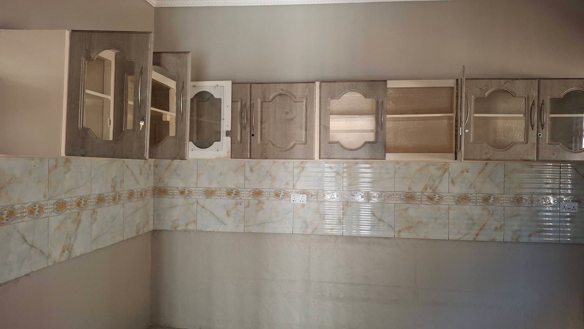 4-Bedroom Upstairs Flat for Rent in Salama Park — image 2